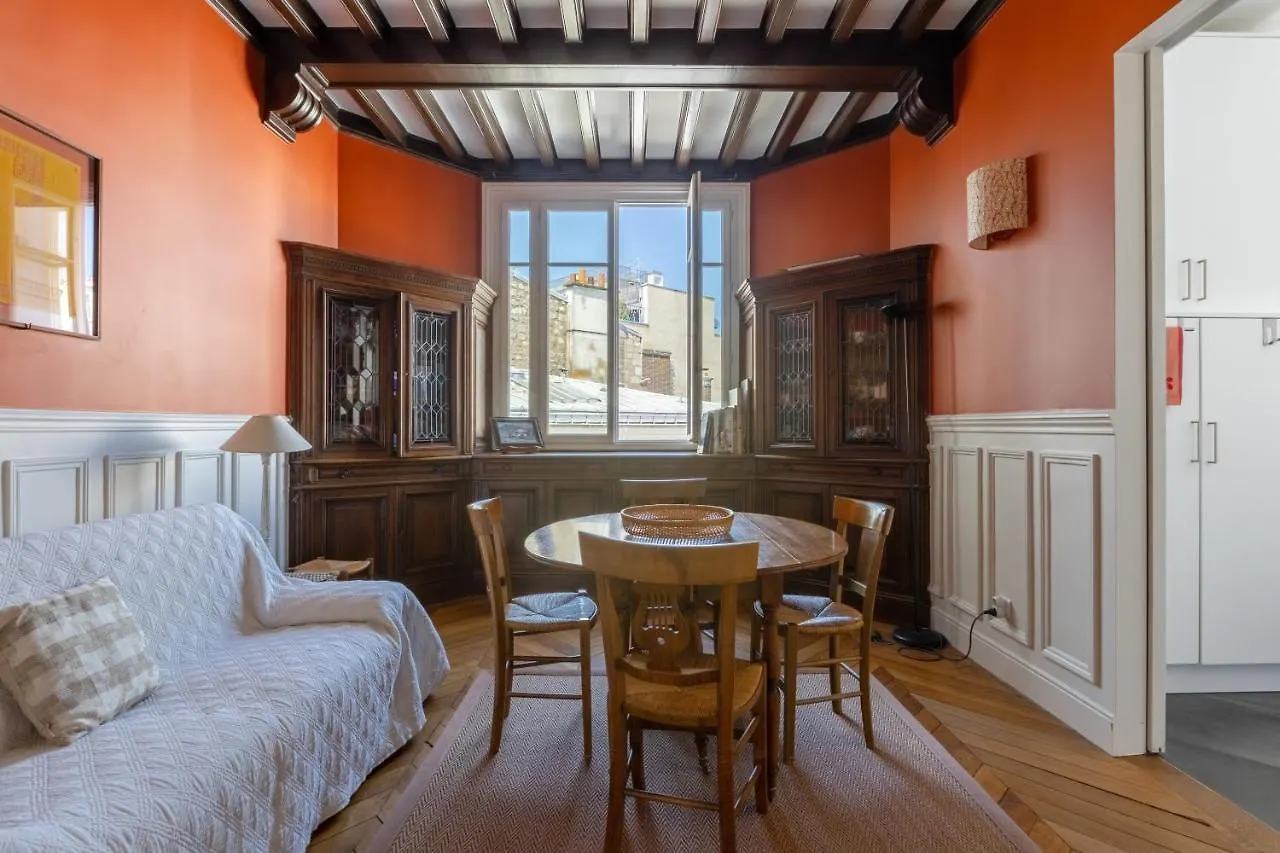 Veeve - Beam Me Up Apartment Paris