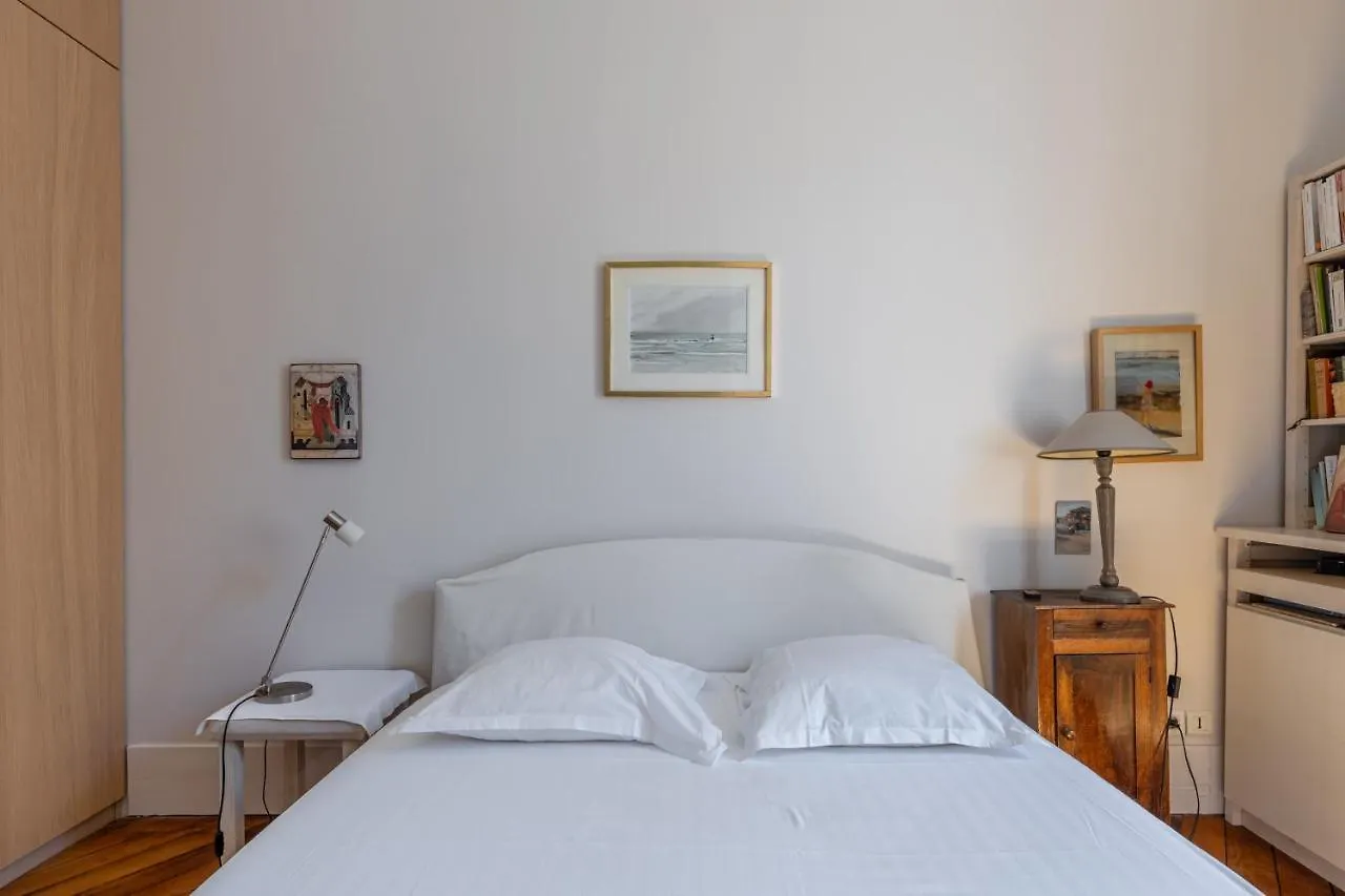 Veeve - Beam Me Up Apartment Paris
