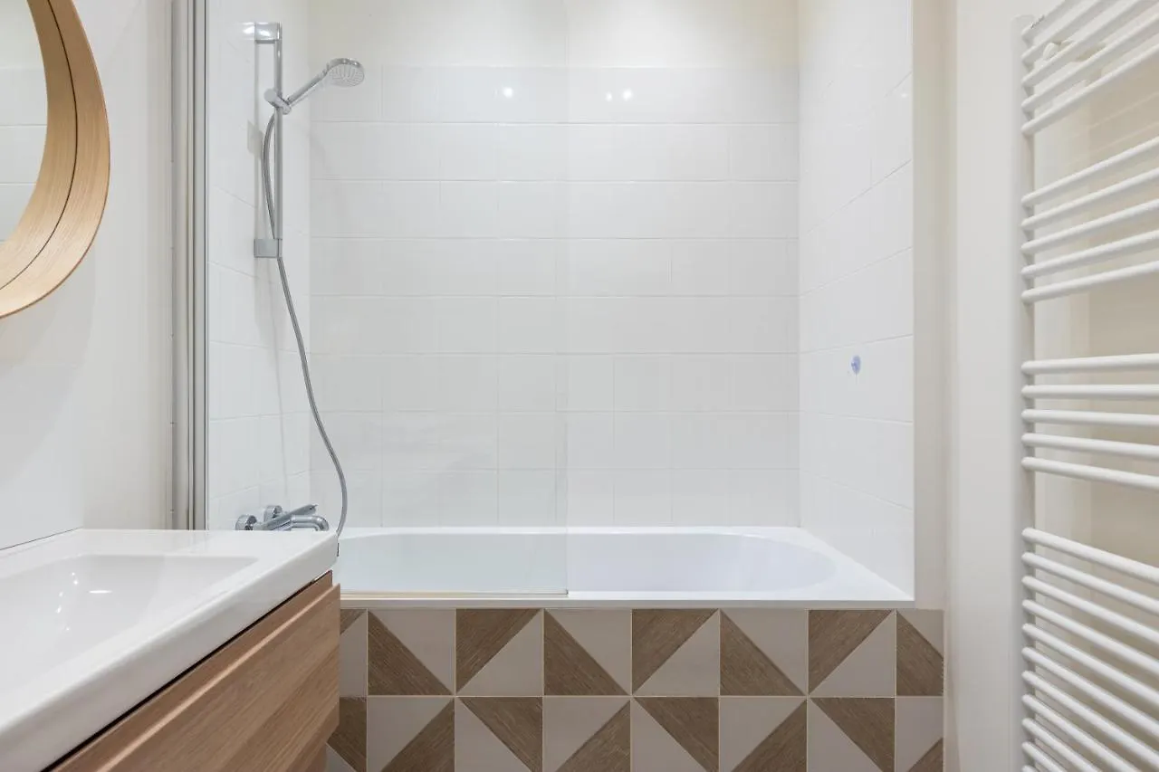 Veeve - Beam Me Up Apartment Paris 0*,  France